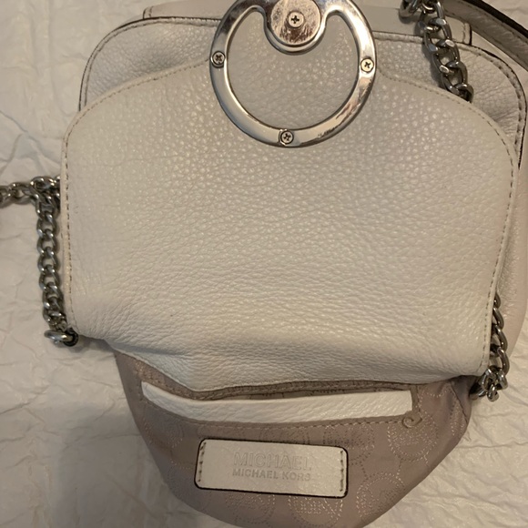 Michael Kors Crossbody Bag Fulton White Silver MK Logo & Chain Pebbled Leather - Picture 3 of 9